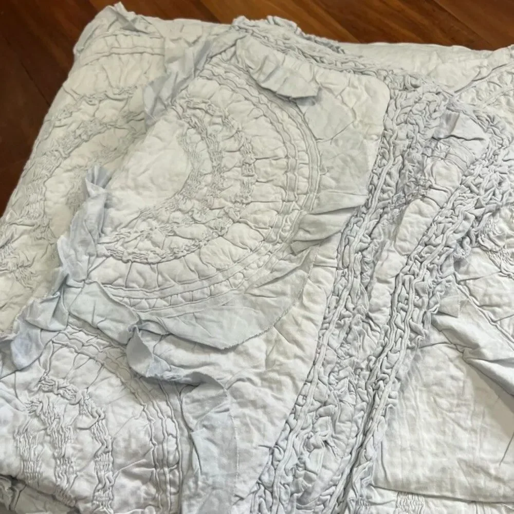 Anthropologie Rivulets Tufted Full Quilt Set Grey Ruched Ruffles